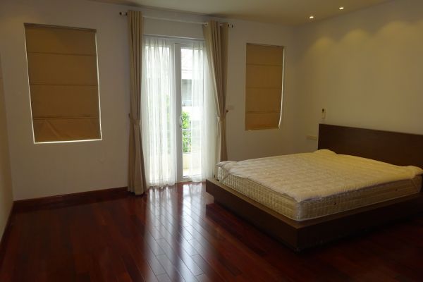 Cho thuê biệt thự 150 sân vườn dãy T7 Ciputra Hà Nội 4