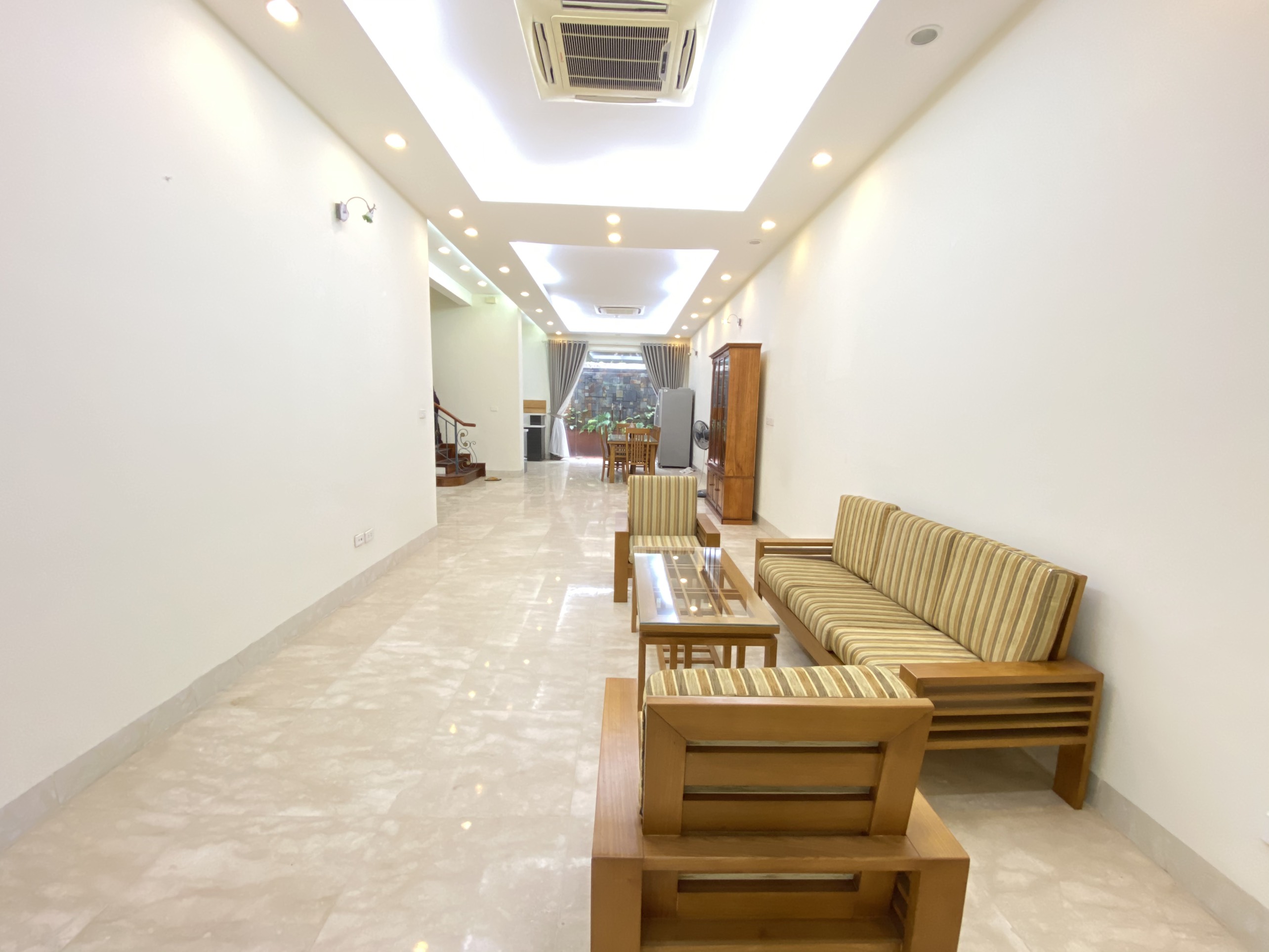 Cho thuê biệt thự 4 Phòng Ngủ ở lô T5 Khu Đô Thị Nam Thăng Long - Ciputra Hà Nội 1