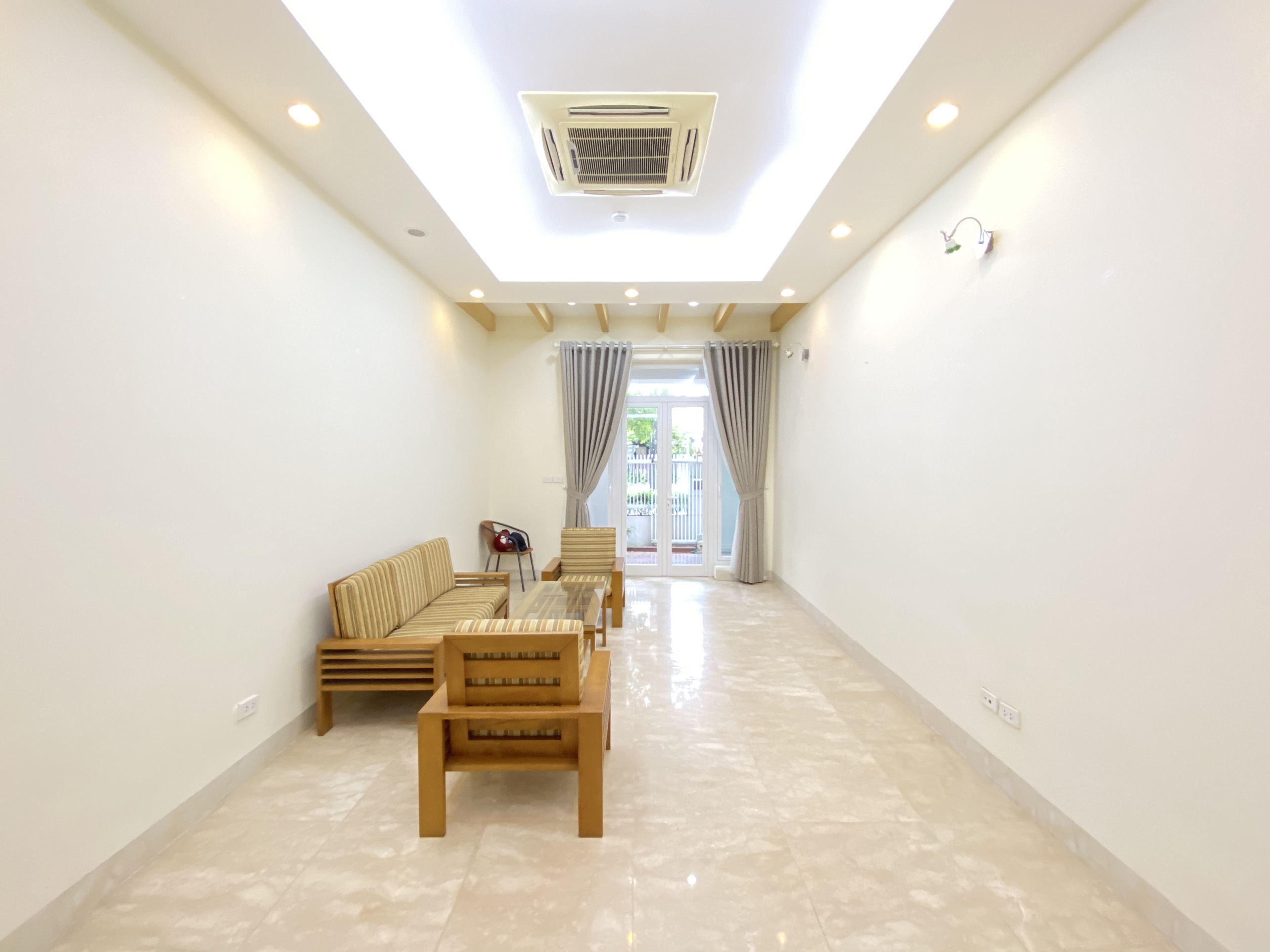 Cho thuê biệt thự 4 Phòng Ngủ ở lô T5 Khu Đô Thị Nam Thăng Long - Ciputra Hà Nội 2