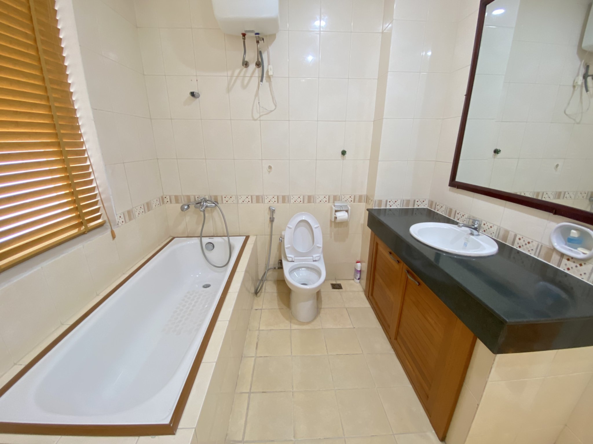 Cho thuê biệt thự 4 Phòng Ngủ ở lô T5 Khu Đô Thị Nam Thăng Long - Ciputra Hà Nội 9