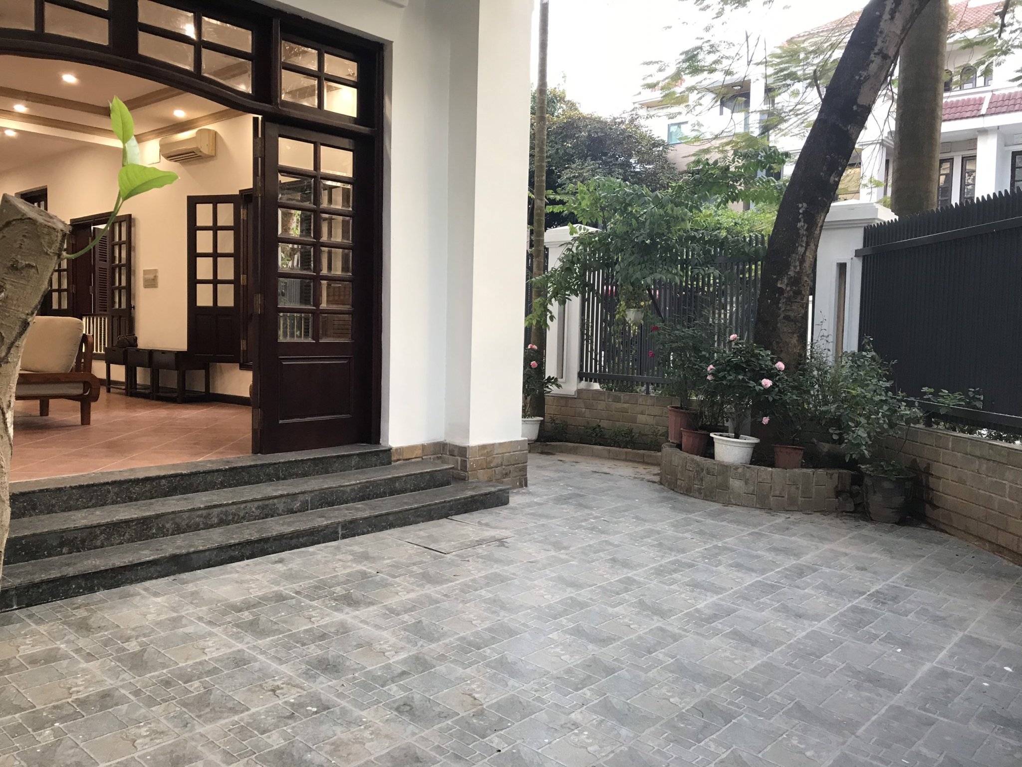 Cho thuê biệt thự căn góc khu C2 khu Ciputra Hà Nội. 3