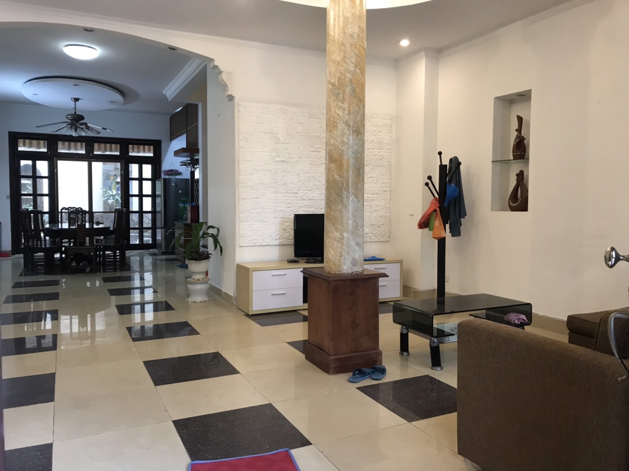 Cho thuê biệt thự đẹp dãy C2 khu Ciputra Hà Nội 1