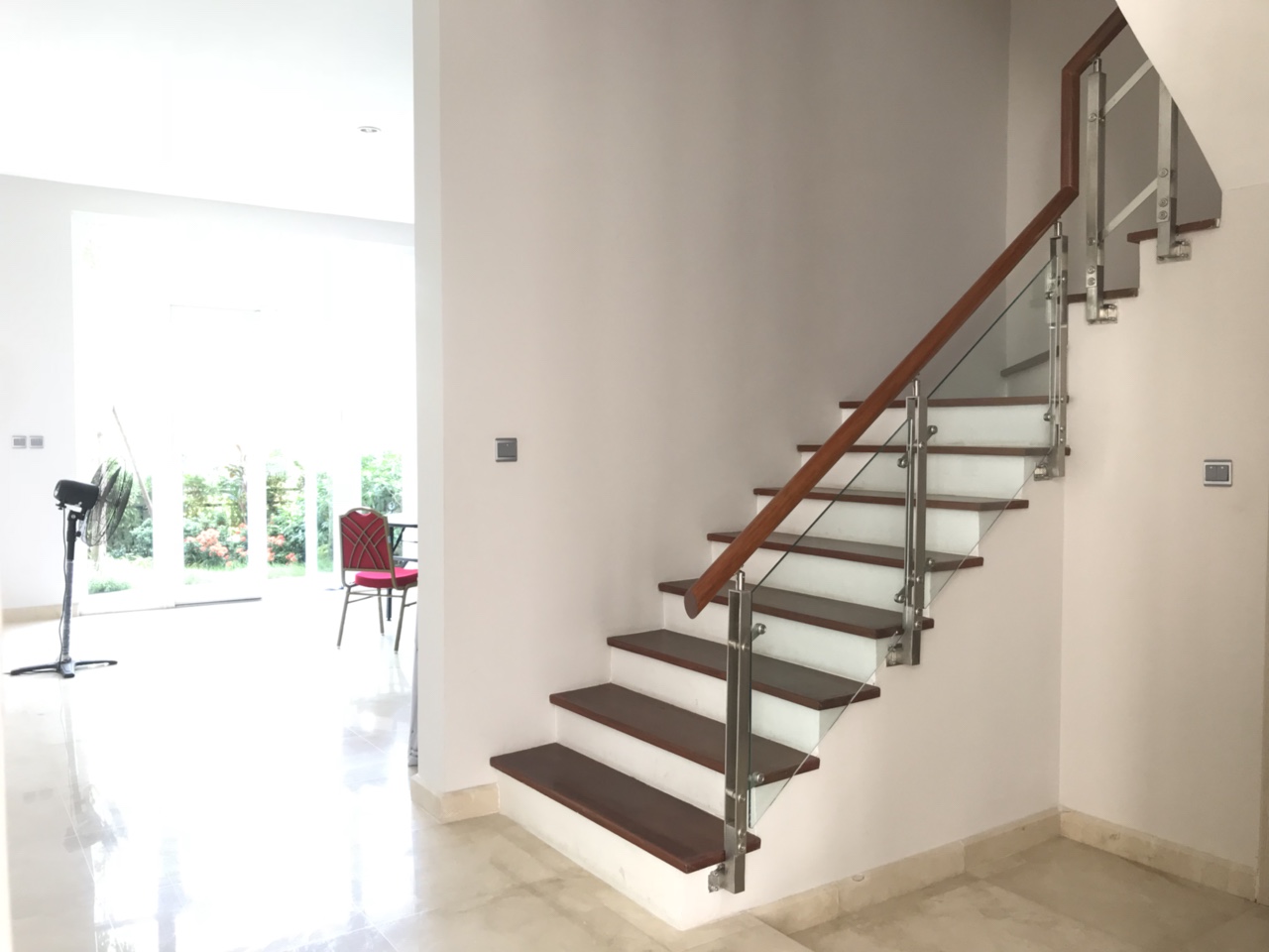 Cho thuê Biệt thự hướng Nam 180m2 dãy K3 GardenVille Ciputra 2