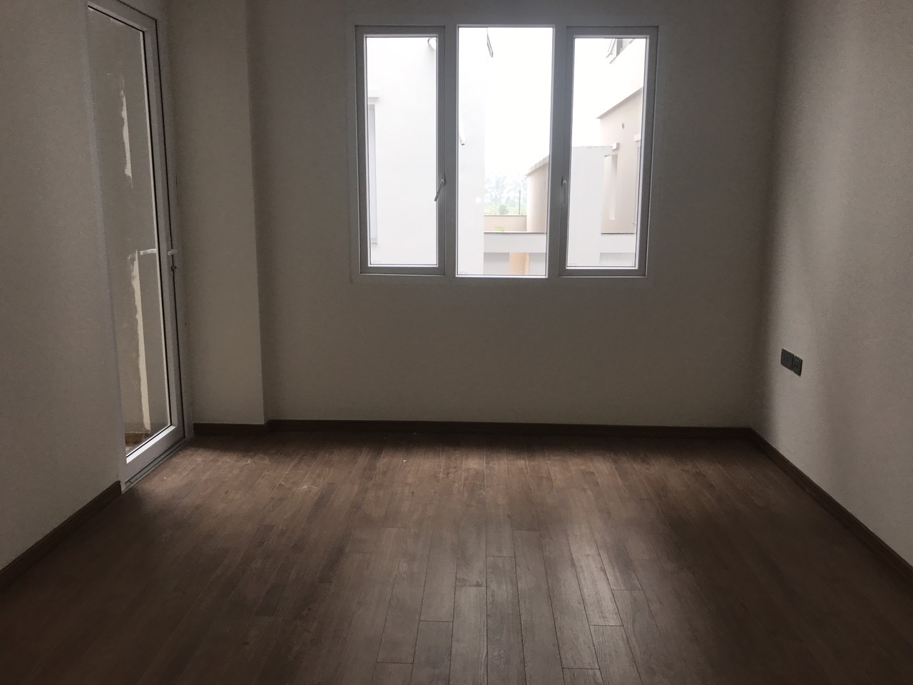 Cho thuê Biệt thự hướng Nam 180m2 dãy K3 GardenVille Ciputra 6