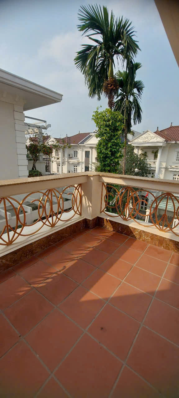 Biệt thự 4 Phòng Ngủ đã sửa đẹp đủ đồ ở Lô C4 Ciputra HN Cho thuê giá rẻ bất ngờ 14