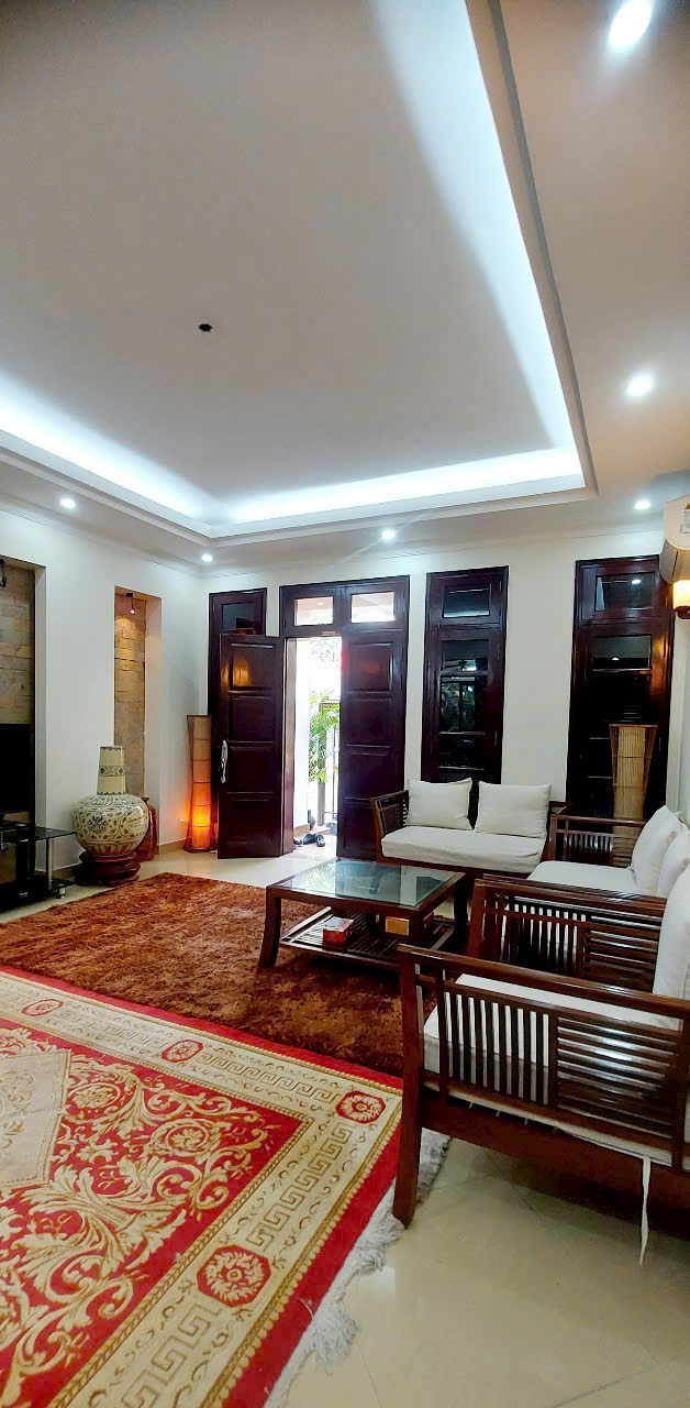 Biệt thự 4 Phòng Ngủ đã sửa đẹp đủ đồ ở Lô C4 Ciputra HN Cho thuê giá rẻ bất ngờ 3