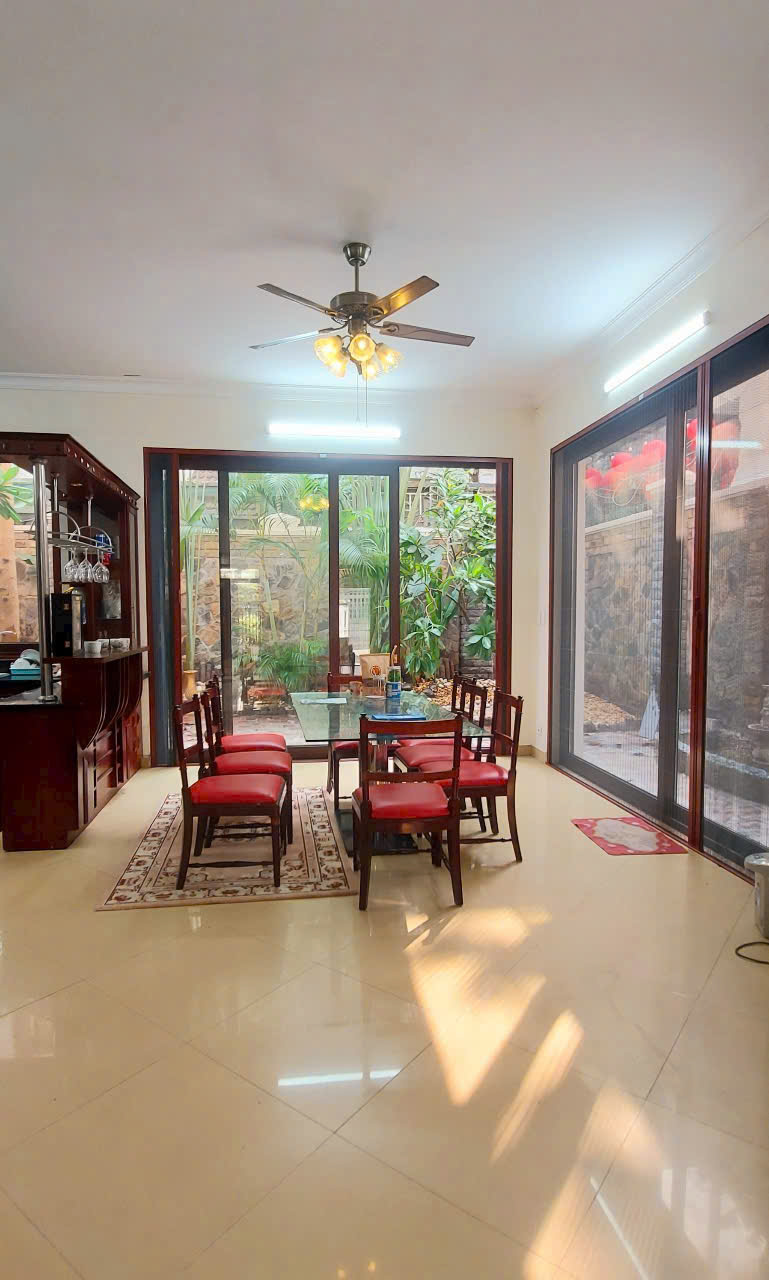 Biệt thự 4 Phòng Ngủ đã sửa đẹp đủ đồ ở Lô C4 Ciputra HN Cho thuê giá rẻ bất ngờ 6