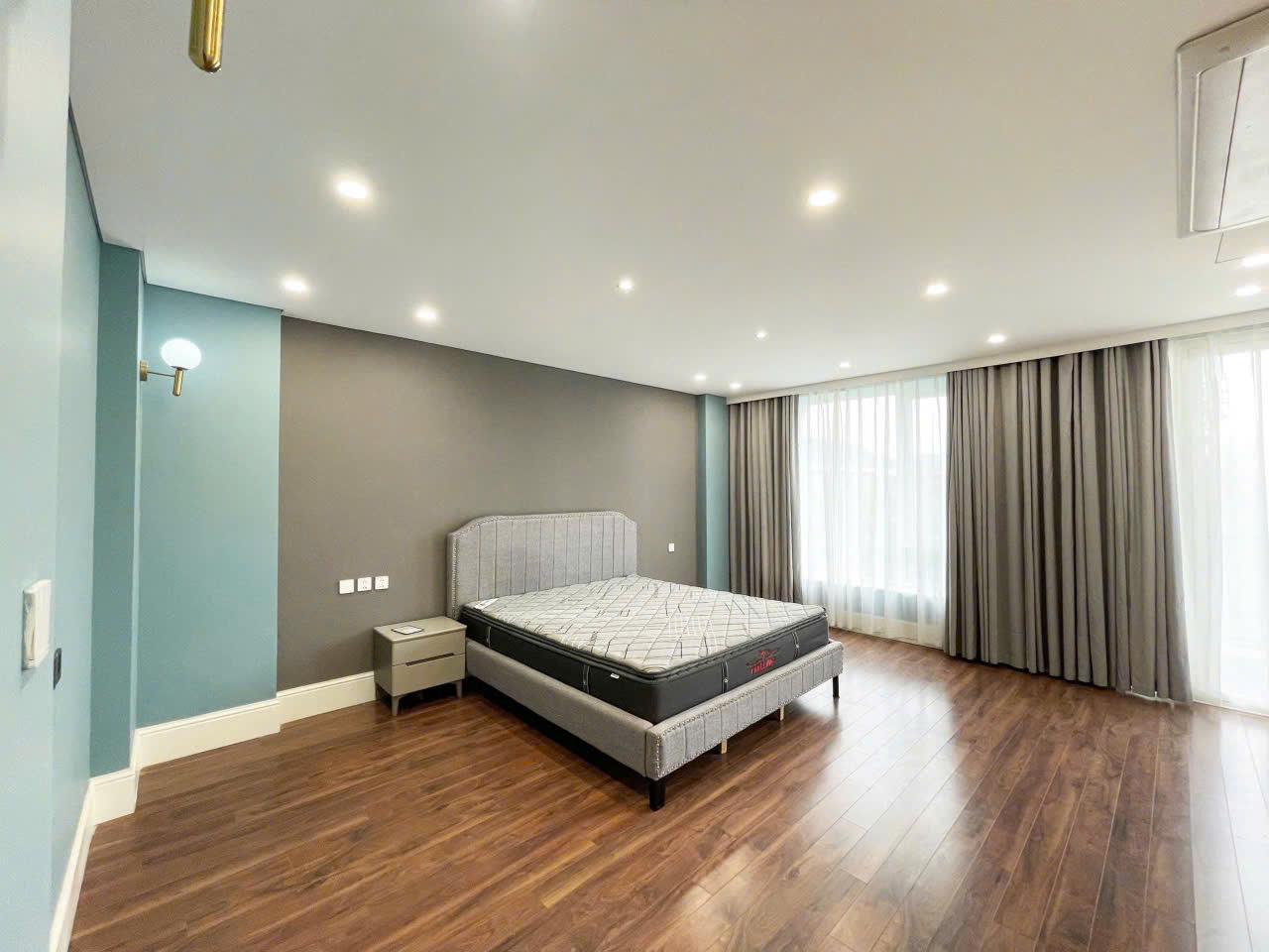 Biệt thự 5 Phòng Ngủ đủ đồ cho thuê ở lô K giá rẻ 65 Triệu/Tháng đang chống 12