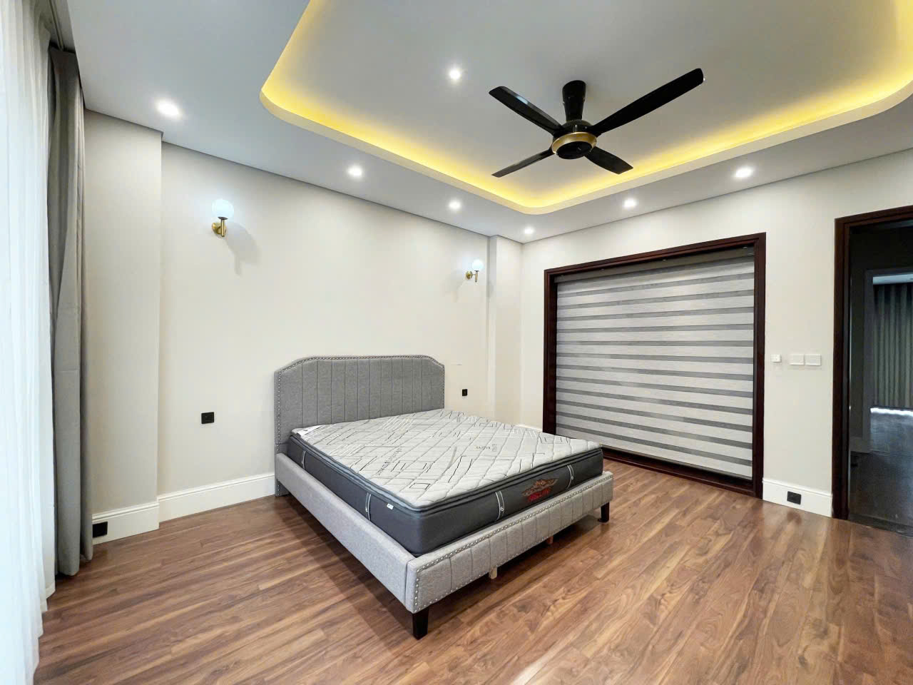 Biệt thự 5 Phòng Ngủ đủ đồ cho thuê ở lô K giá rẻ 65 Triệu/Tháng đang chống 15