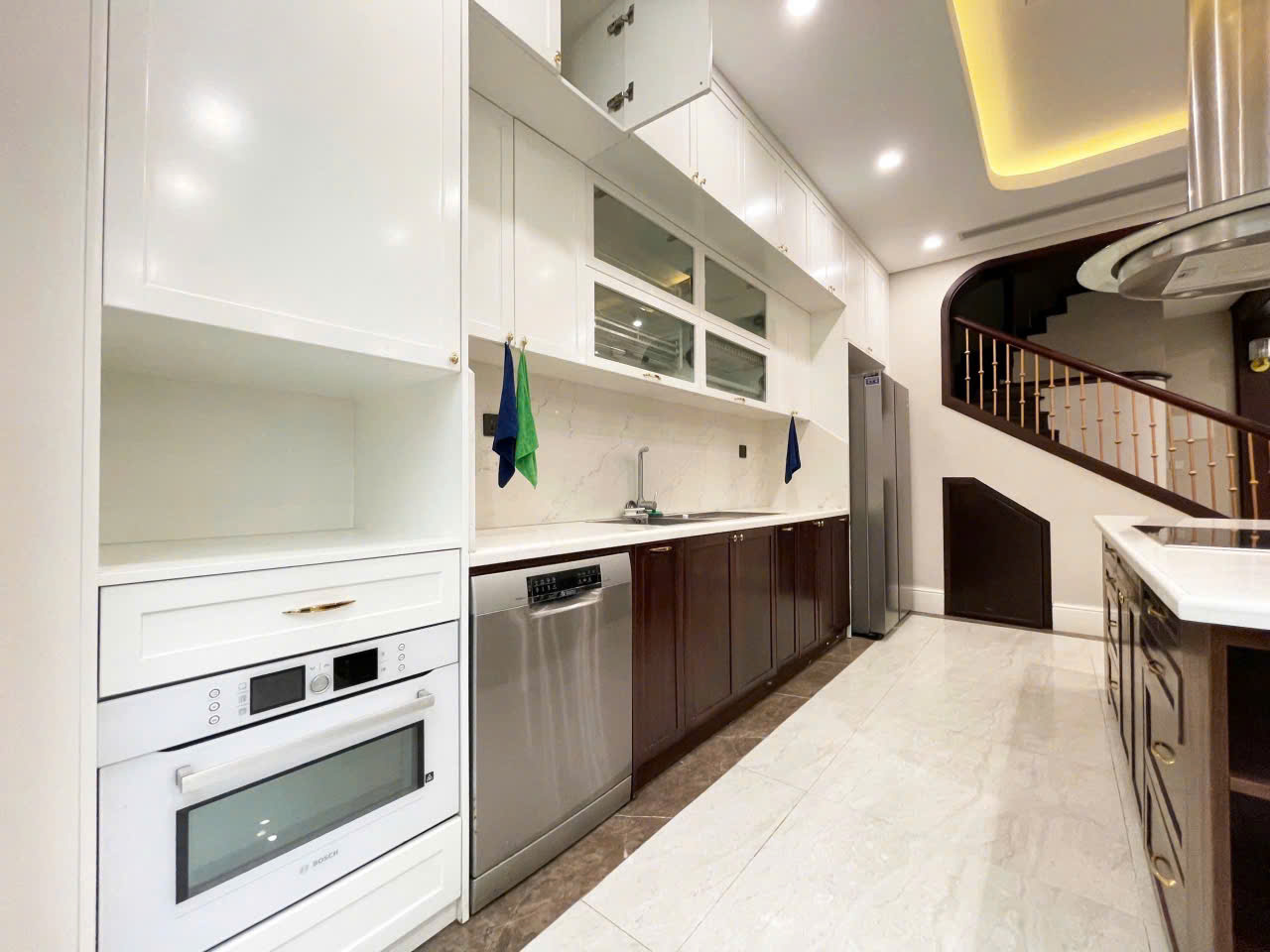 Biệt thự 5 Phòng Ngủ đủ đồ cho thuê ở lô K giá rẻ 65 Triệu/Tháng đang chống 4