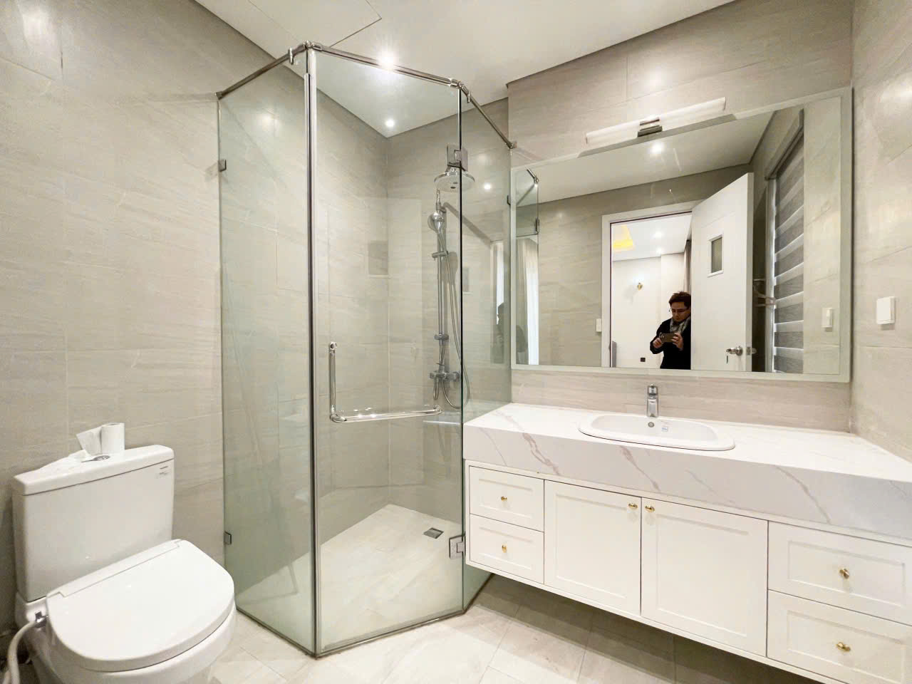 Biệt thự 5 Phòng Ngủ đủ đồ cho thuê ở lô K giá rẻ 65 Triệu/Tháng đang chống 9