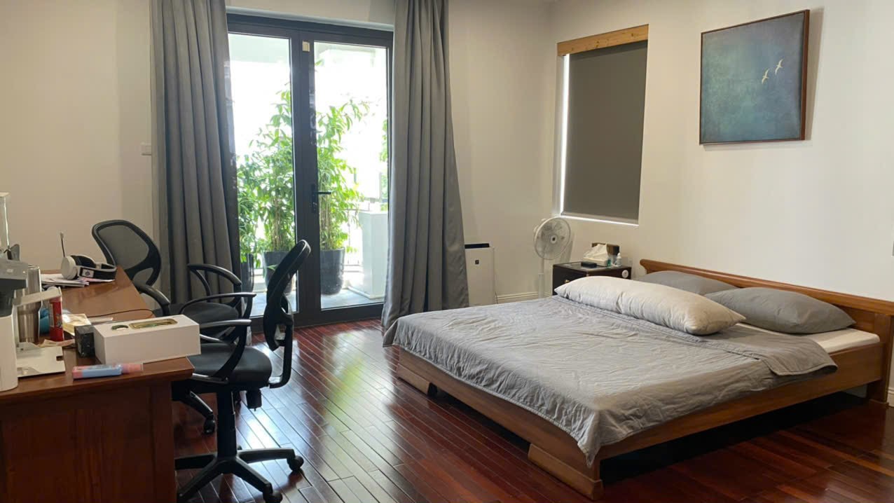 Biệt thự 6 Phòng Ngủ sửa đẹp sân vườn rộng ở lô T1 Ciputra Hà Nội bán giá rẻ 12