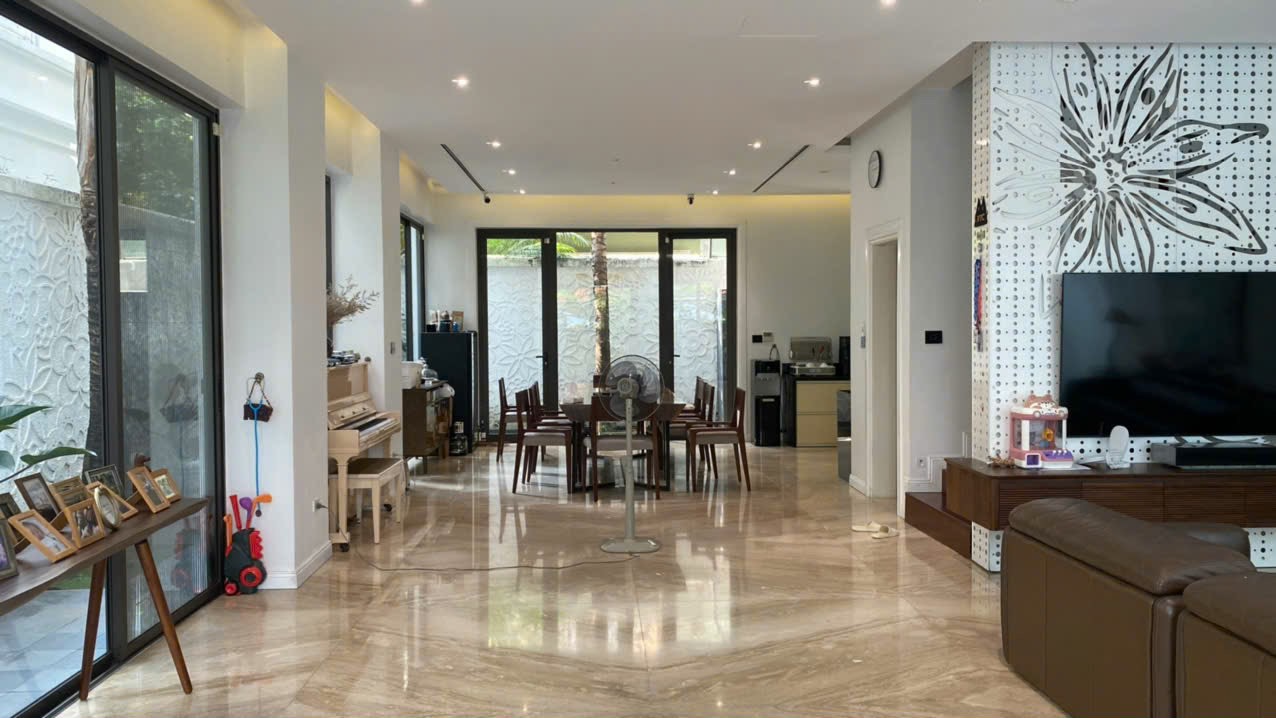 Biệt thự 6 Phòng Ngủ sửa đẹp sân vườn rộng ở lô T1 Ciputra Hà Nội bán giá rẻ 4