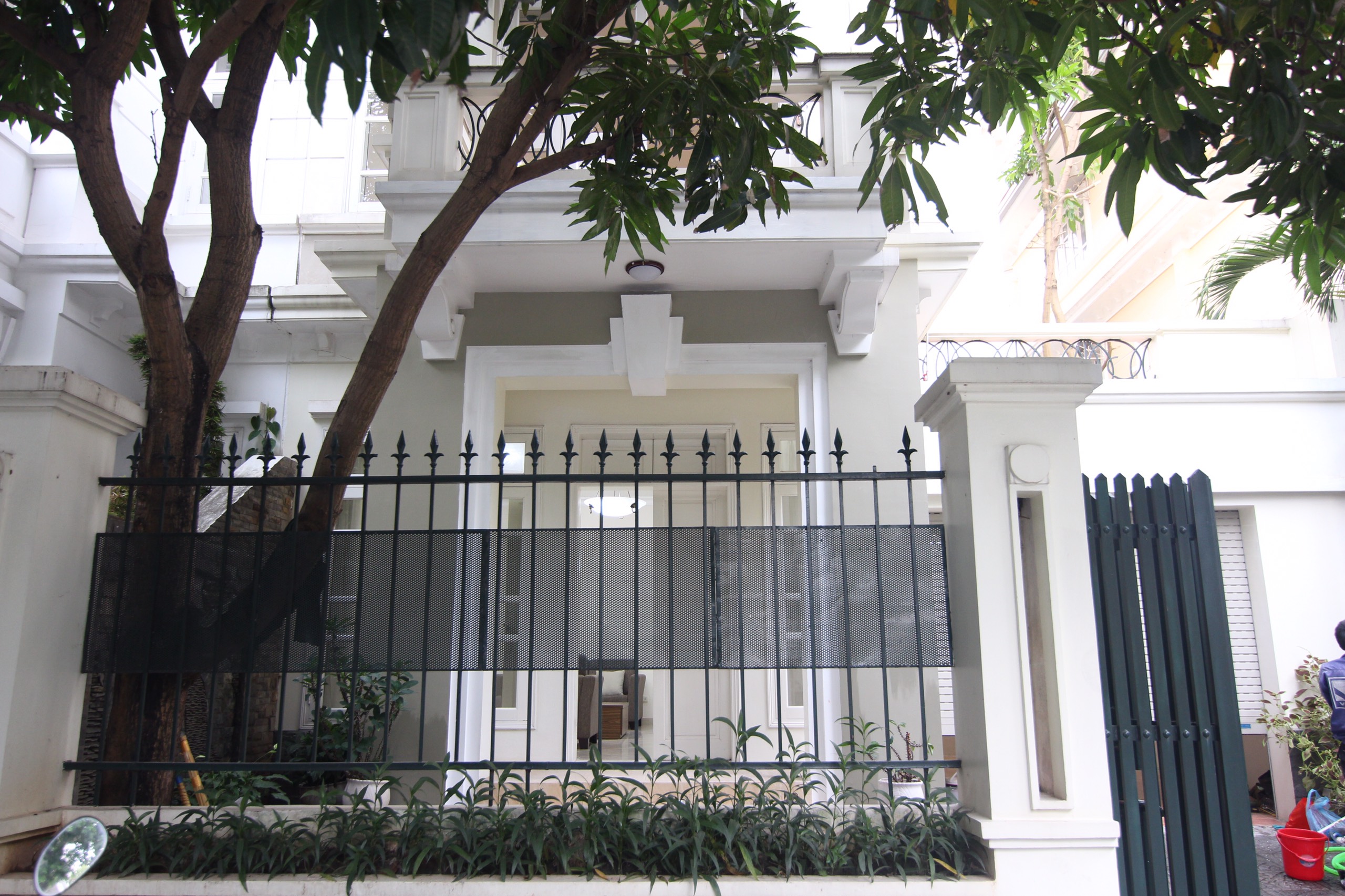 Biệt thự cho thuê khu D4 Ciputra 5 phòng ngủ đủ đồ gần trường Unis 1