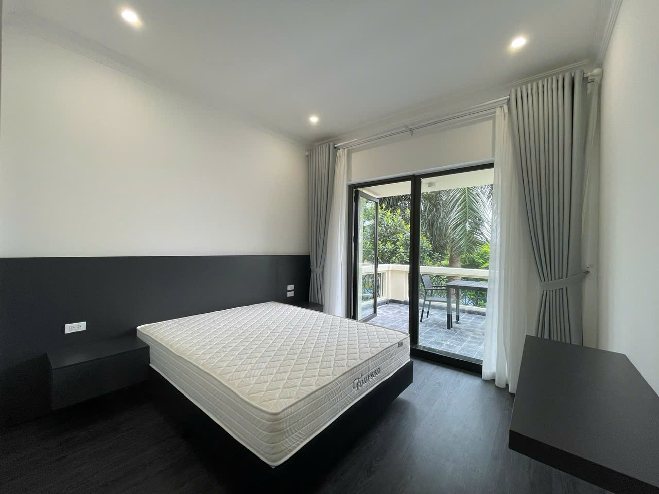 Biệt thự G10 đã sửa đẹp có 5 Phòng Ngủ đủ đồ ở Khu Ciputra Hà Nội bán giá rẻ 6