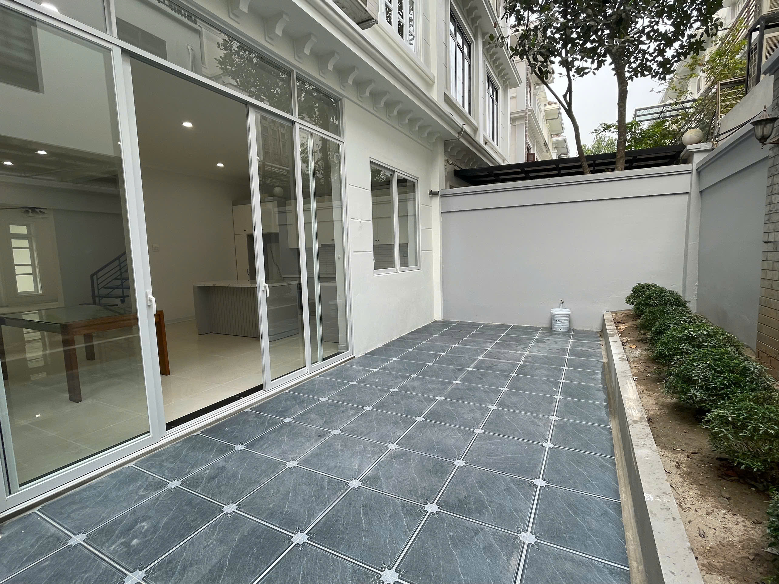 Biệt thự thuê mặt đường Đôi Lô C Khu Đô Thị Nam Thăng Long - Ciputra Hà Nội cho thuê 4