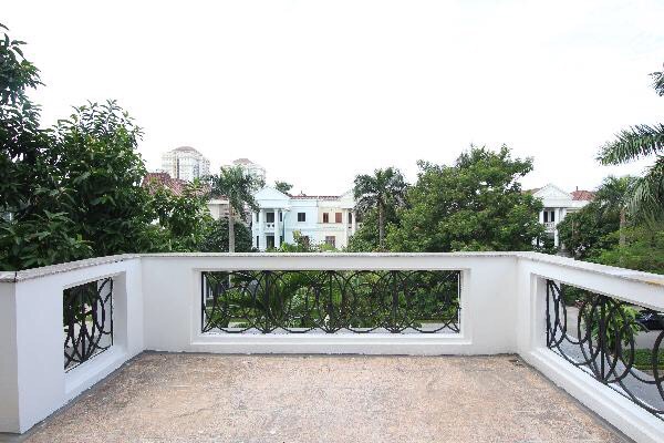 Cho thuê biệt thự 4 phòng ngủ lô góc dãy D4 Khu Đô Thị Ciputra Hà Nội 7