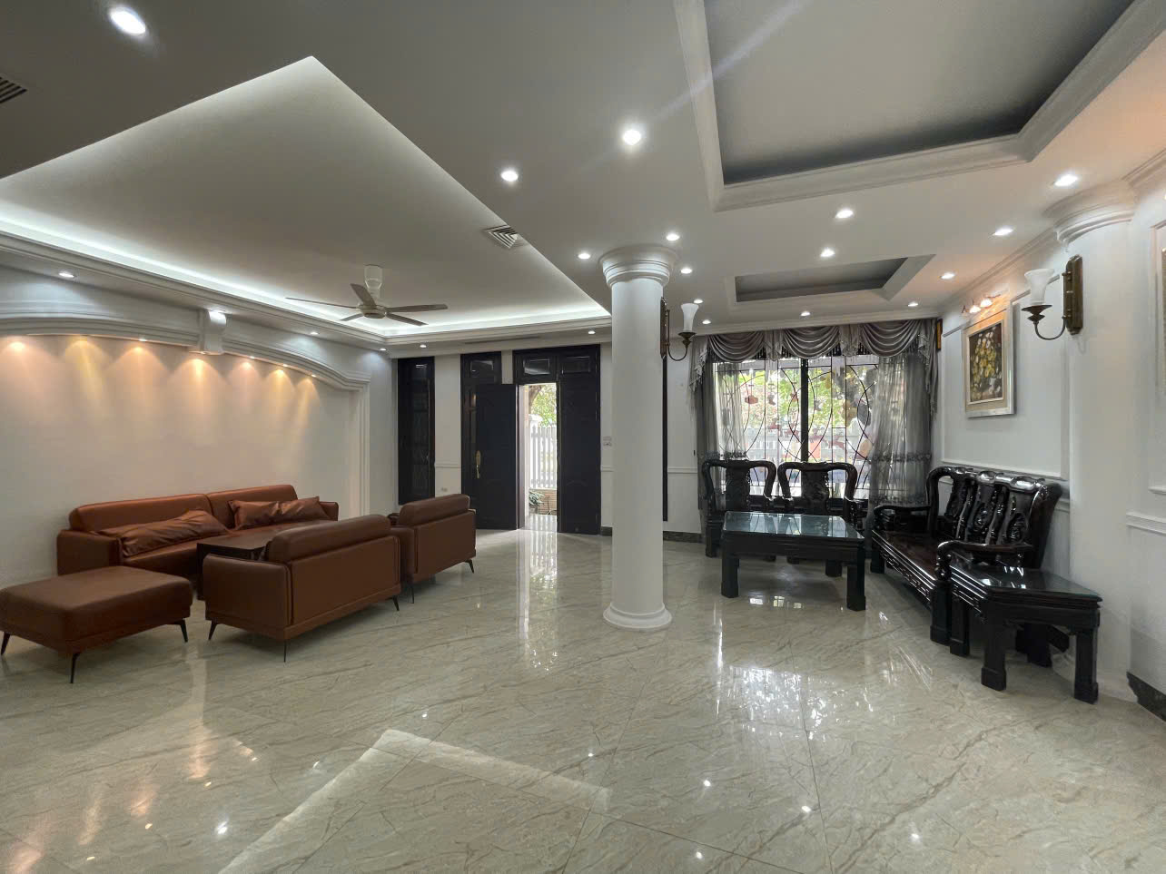 Cho thuê biệt thự 4 Phòng Ngủ mặt đường đô lô C diện tích 198m2 giá hợp lý 1