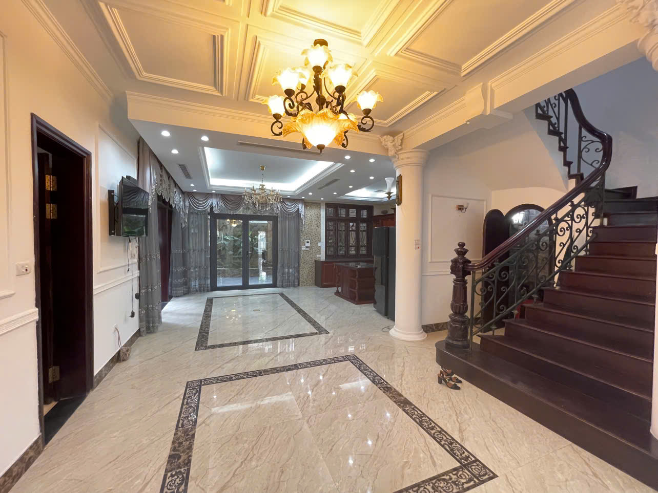 Cho thuê biệt thự 4 Phòng Ngủ mặt đường đô lô C diện tích 198m2 giá hợp lý 6