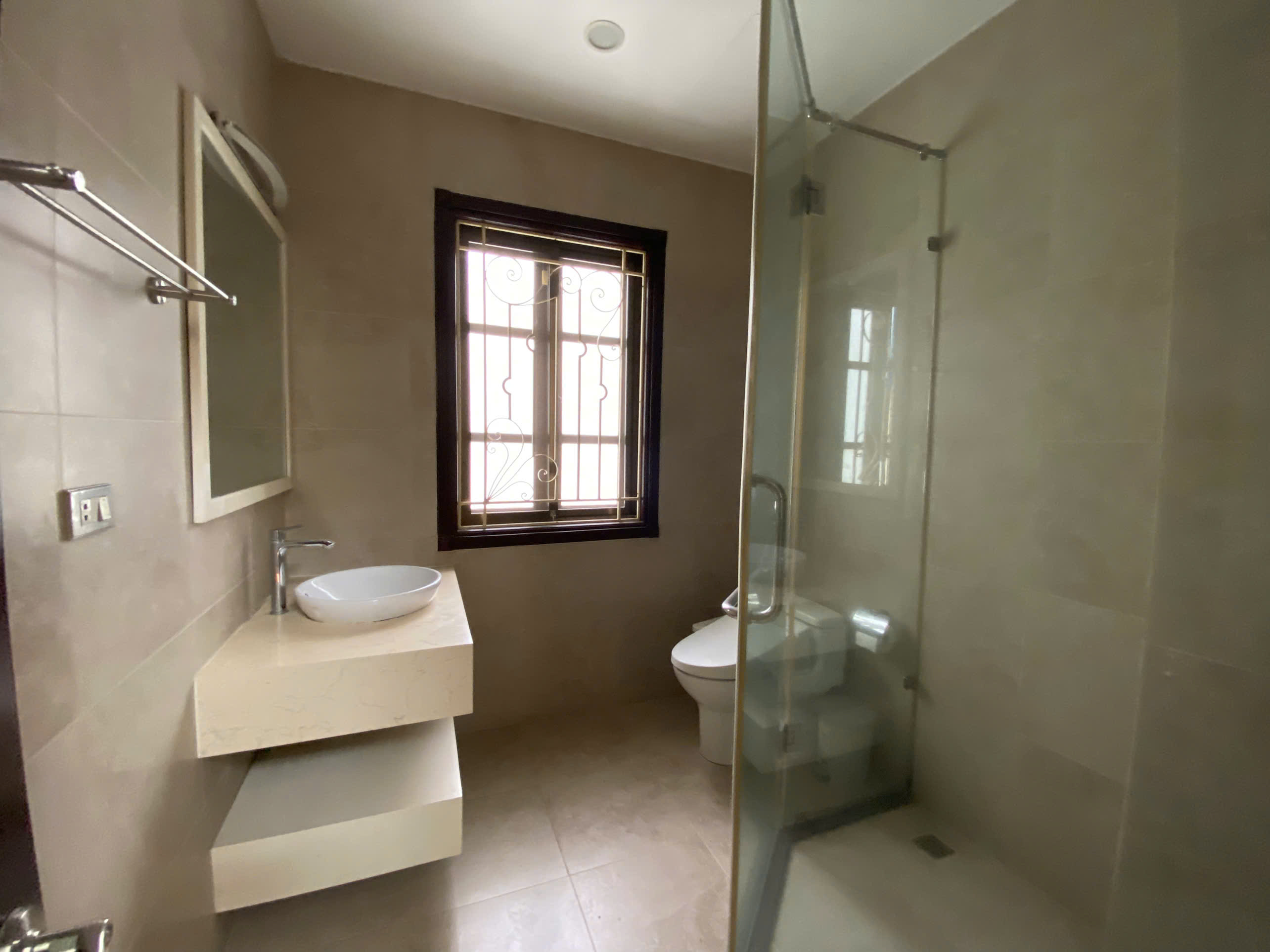 Cho thuê biệt thự 4 Phòng Ngủ nội thất cơ bản ở Lô C4 diện tích 126m2 giá hơn 20 Triệu 11