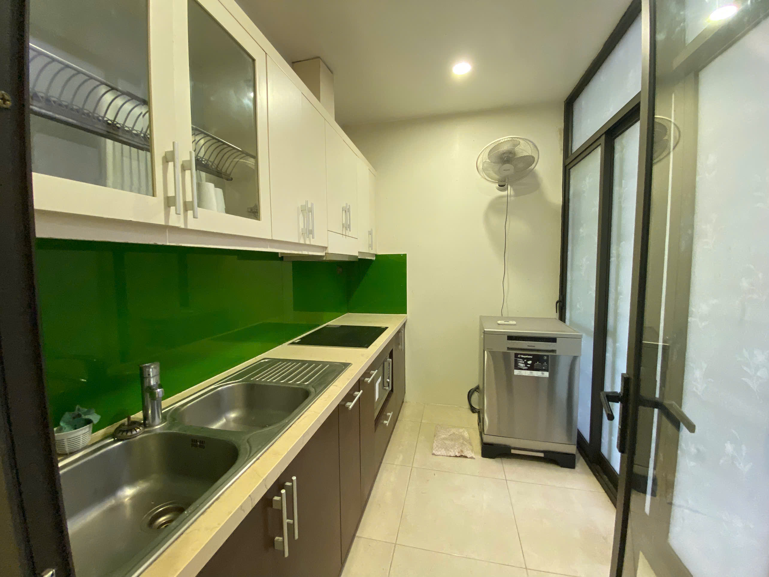 Cho thuê biệt thự 4 Phòng Ngủ nội thất cơ bản ở Lô C4 diện tích 126m2 giá hơn 20 Triệu 2