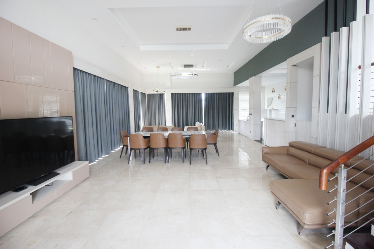 Cho thuê siêu biệt thự khu Q diện tích 476m2 thuộc Khu Đô Thị Ciptra Hà Nội 2