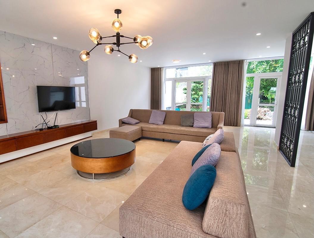 Biệt thự 6 Phòng Ngủ có sân vườn rộng ở Lô Q Khu ĐT Nam Thăng Long, Ciputra cho thuê