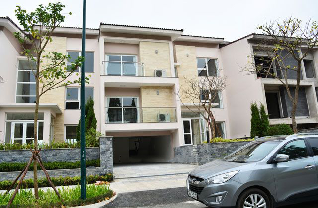 Biệt thự 180m2 ở lô K4 Khu Đô Thị Nam Thăng Long, Ciputra Hà Nội bán giá rẻ