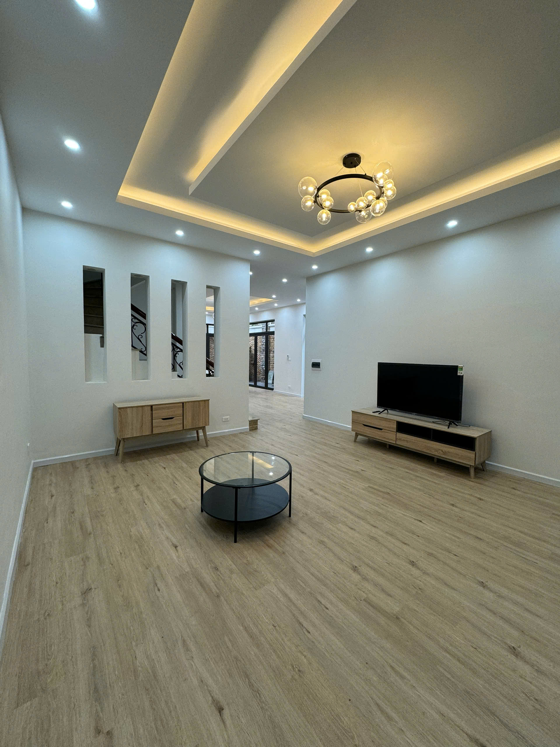 Cho thuê biệt thự 5 Phòng Ngủ sân vườn đủ đồ ở Khu Ciputra Hà Nội nhà mới giá rẻ