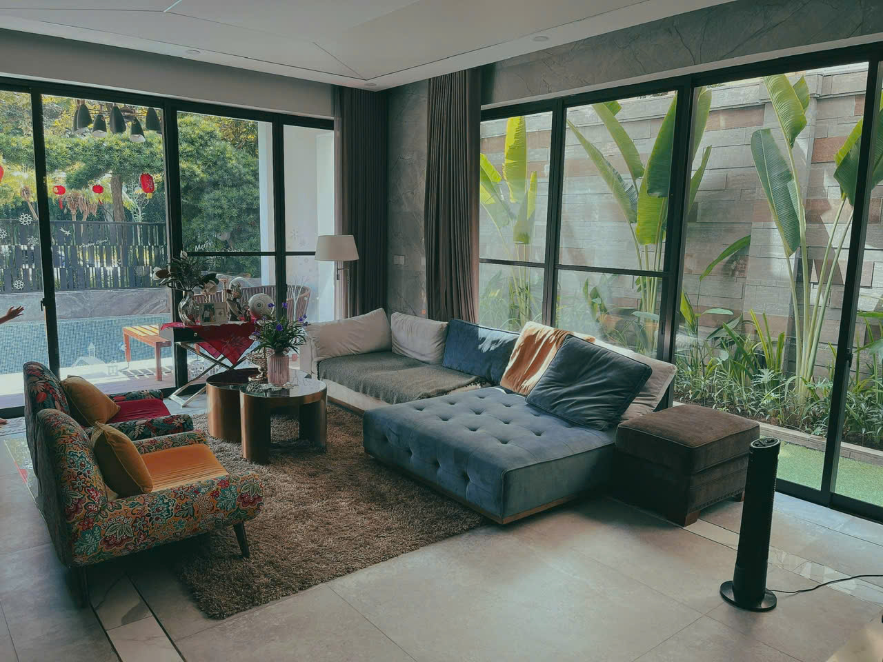 Bán biệt thự 5 phòng Ngủ Mặt đường đôi diện tích 230m2 giá cực rẻ 68 Tỷ Khu Ciputra